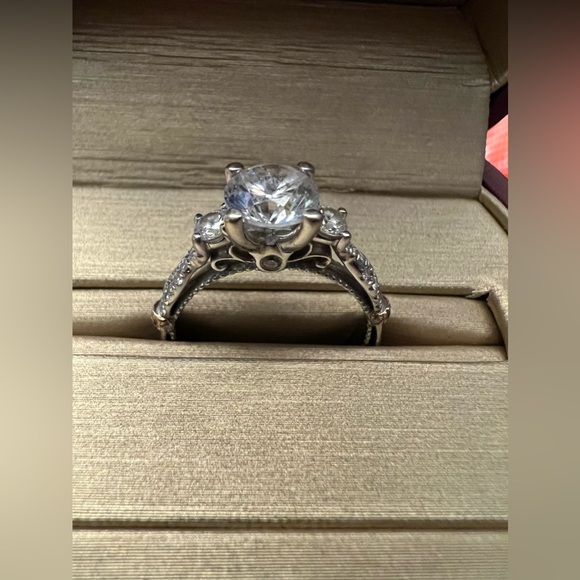 Verragio Engagement ring. - Picture 3 of 10